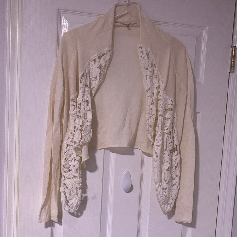 Anthropologie Sz Medium Cream Shrug Ivory Lace around Neck & Front Draping NWOT
